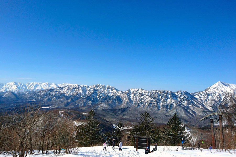 スキーが初めてでも楽しめる？